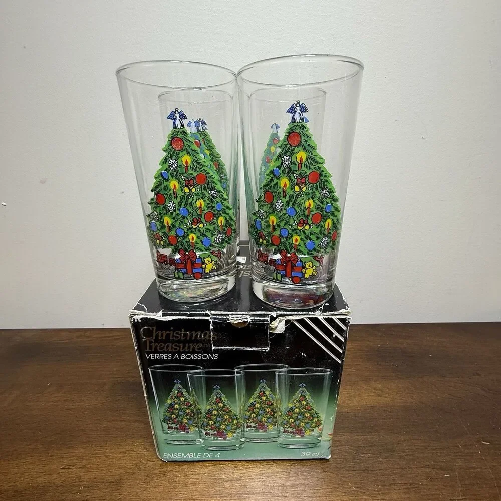 Vintage 1991 Christmas Treasure Set of 4 Drinking Glass Tumblers By Action Ind.